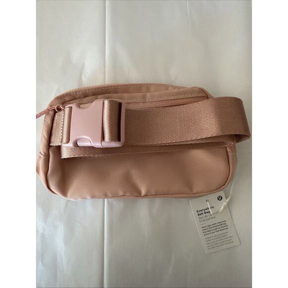 Lululemon Everywhere Belt Bag 1L Pink Crossbody Waist Belt Bag 2025 NWT - Picture 7 of 8